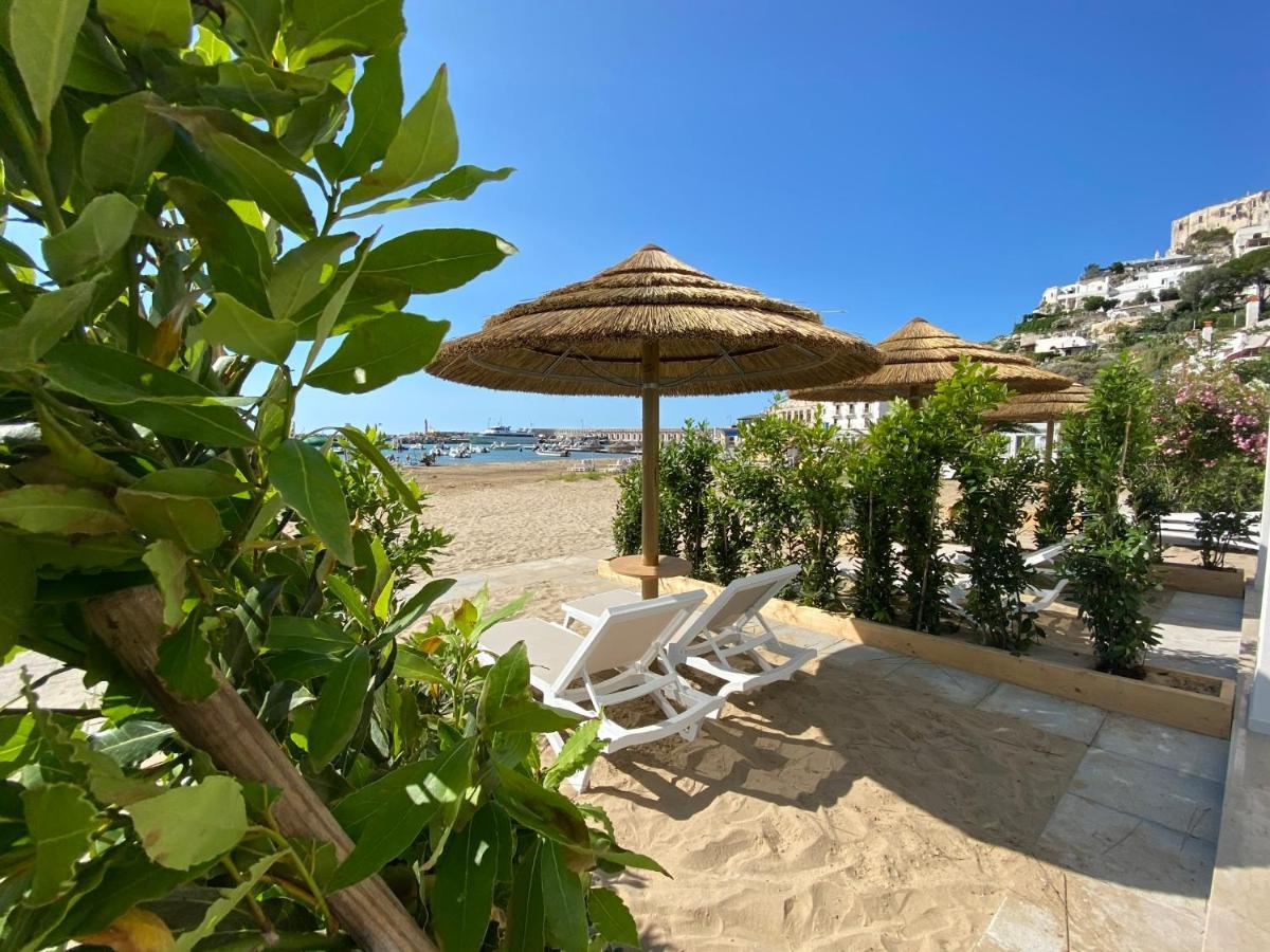 Marina Bay Suites Peschici Exterior foto